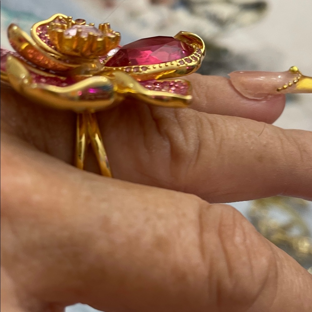 Swarovski Elegant Pink and Gold Floral Ring - Picture 2 of 3